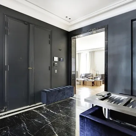 Le Robert Chic Paris